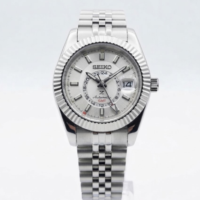 Seiko 5 Silver Royal
