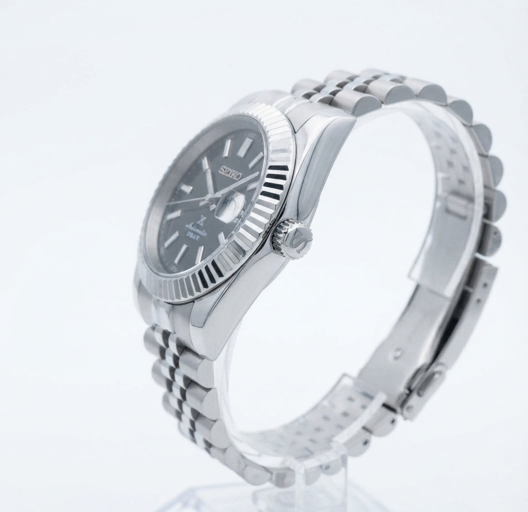 Seiko  5 Black Royal